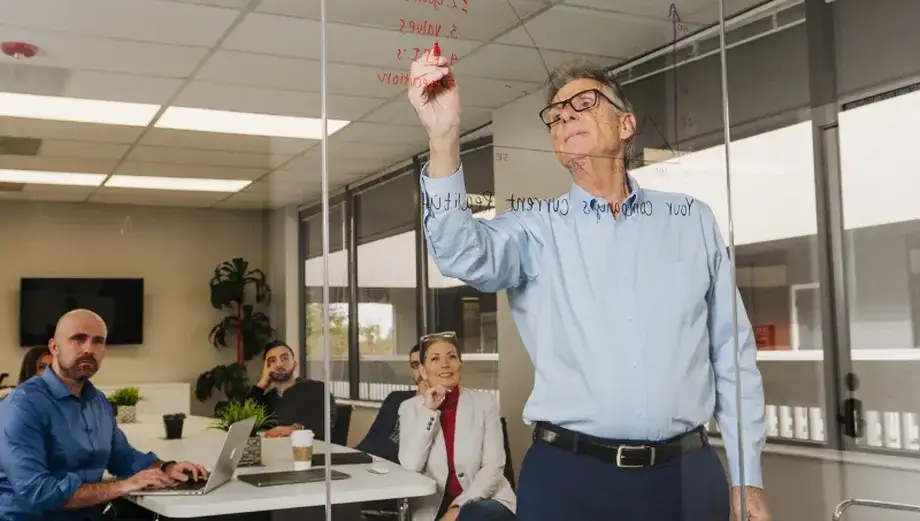 Skontaktuj się z nami